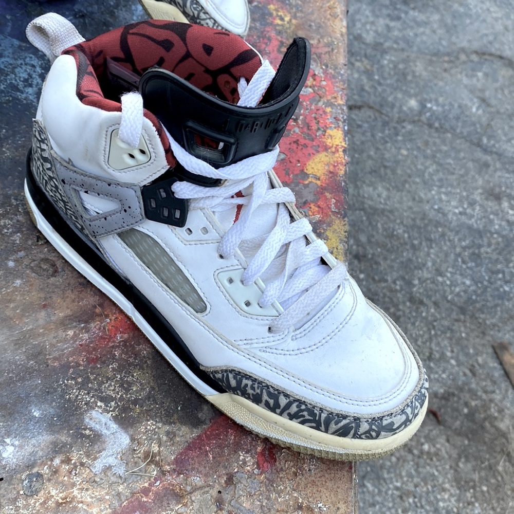 Retro Jordan’s cement for sale, great shoe gently used